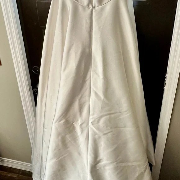 White Off-Shoulder Puff Sleeve Wedding Gown - Picture 9 of 13